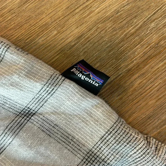 PATAGONIA ORGANIC COTTON MENS SHORT SLEEVE PLAID/CHECK BUTTON DOWN SZ LARGE - Picture 2 of 5